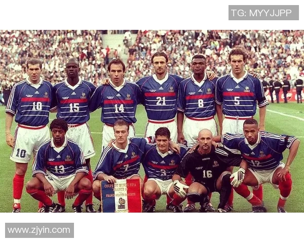 回顾历史那些曾经辉煌的老足球明星们的传奇故事与成就